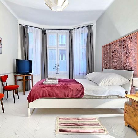 Luxury Retro Apartment, City Center, Wifi Krakow Luaran gambar