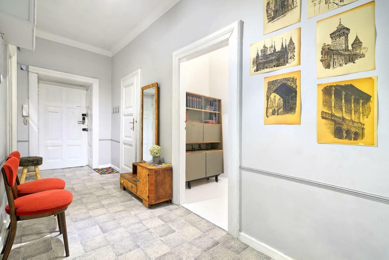Luxury Retro Apartment, City Center, Wifi Krakow Luaran gambar