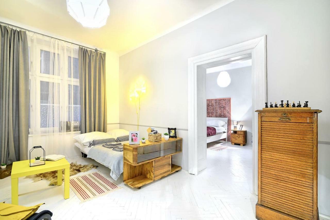 Luxury Retro Apartment, City Center, Wifi Krakow Luaran gambar