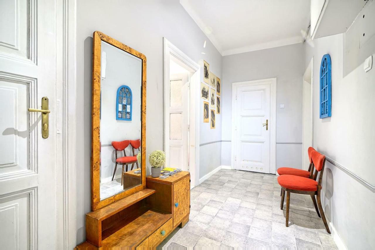 Luxury Retro Apartment, City Center, Wifi Krakow Luaran gambar